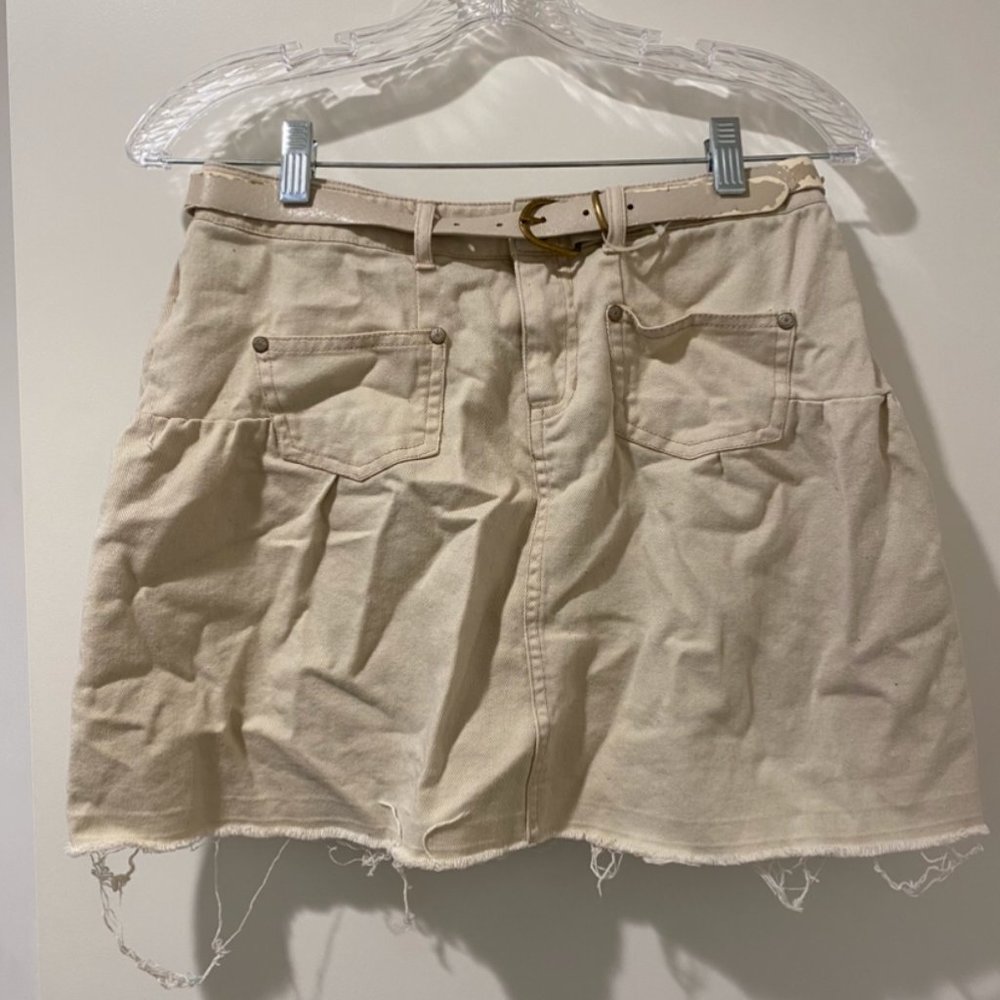 Belted Denim White Mini Skirt, Low/Mid Rise, Distressed